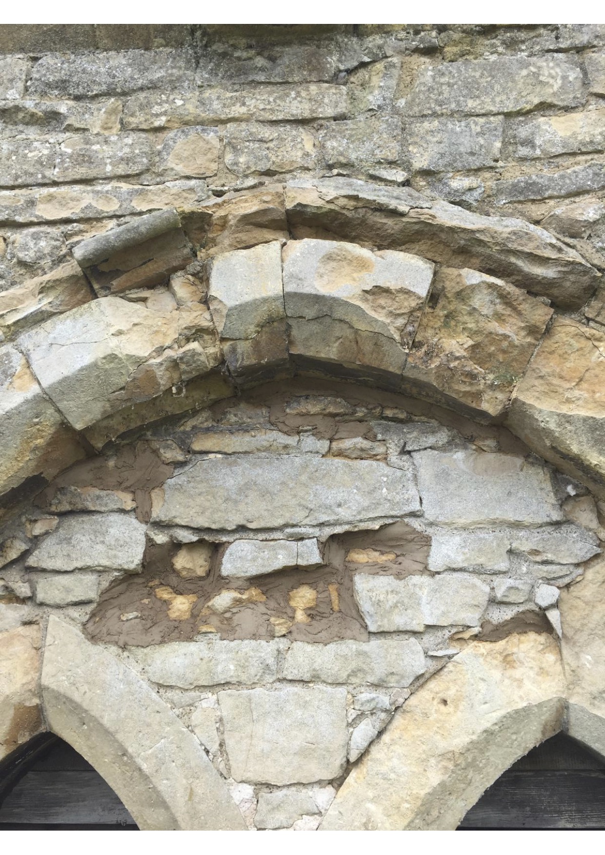 Damaged arch keystones